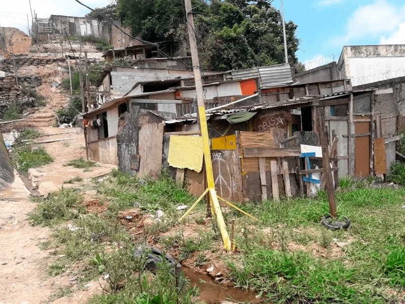 favela-barracos